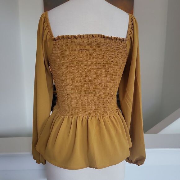 Ambiance Mustard Top Size M NWOT - Picture 2 of 3